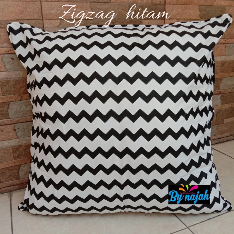 Product image By.Najah.AEf - Sarung Bantal Sofa(Sarung saja) Sarung bantal : NZH610/ Zig zag hitam (1pcs) 60x60cm hitam,putih