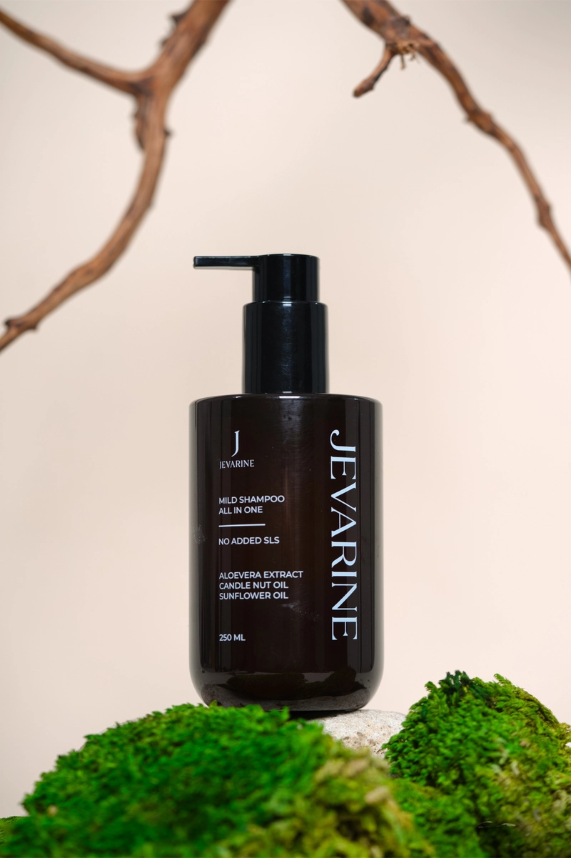Product image Jevarine - Mild Shampoo All In One Non SLS 250ml Coklat