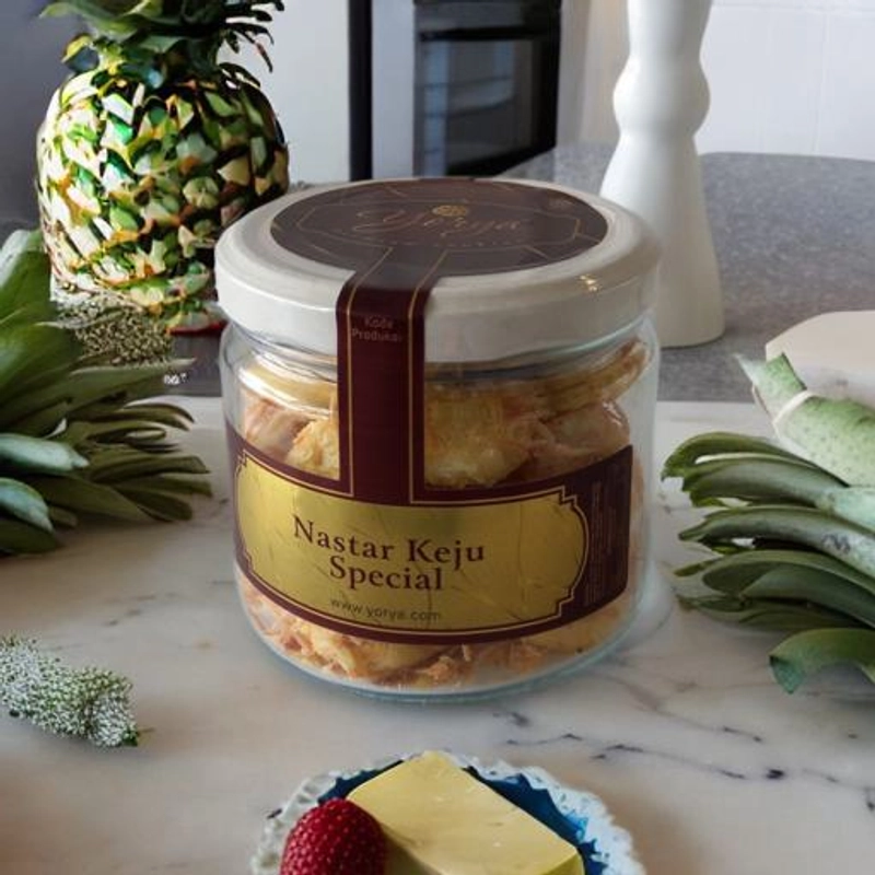 Product image YORYA COOKIES - Kue Kering Lebaran Nastar Keju Spesial 300Gr JR02