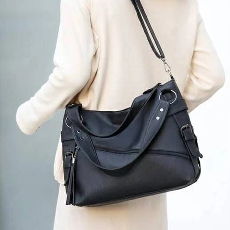 Product image Alcaff - Ibu Slempang Papilon Hitam 33 x 12 x 23cm