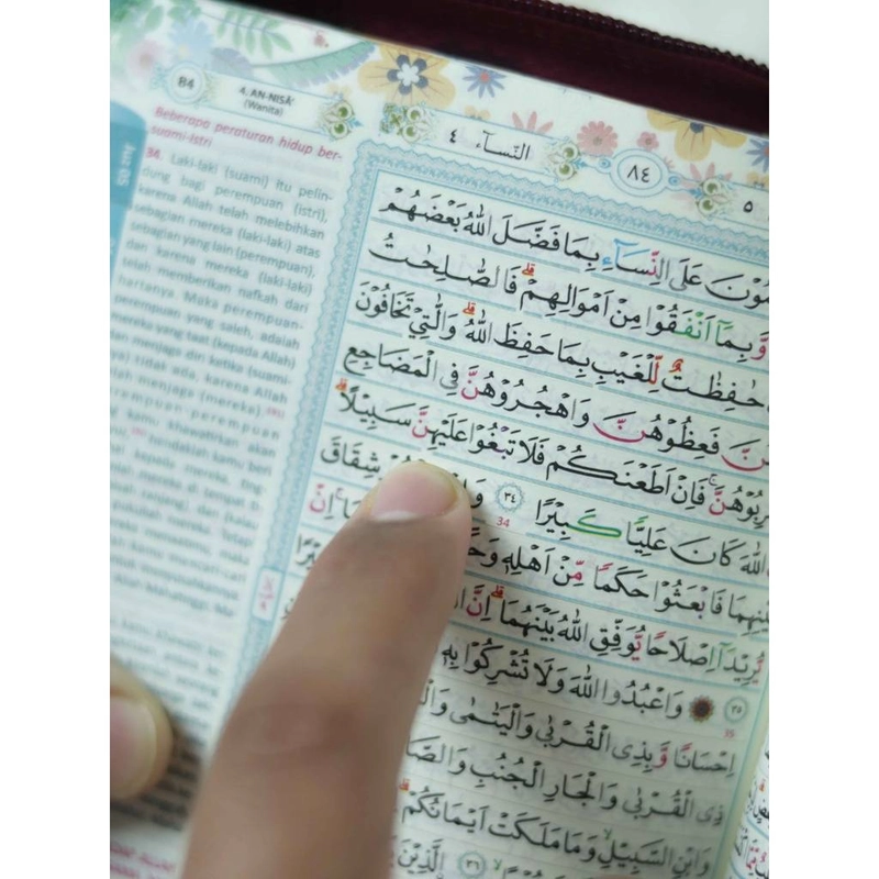 Product image Alfatih Quran - MARYAM A6 Al-Quran Cantik Wanita Terjemah Rasm Utsmani Kode Tajwid Warna A6 Kecil A6 Merah Marun
