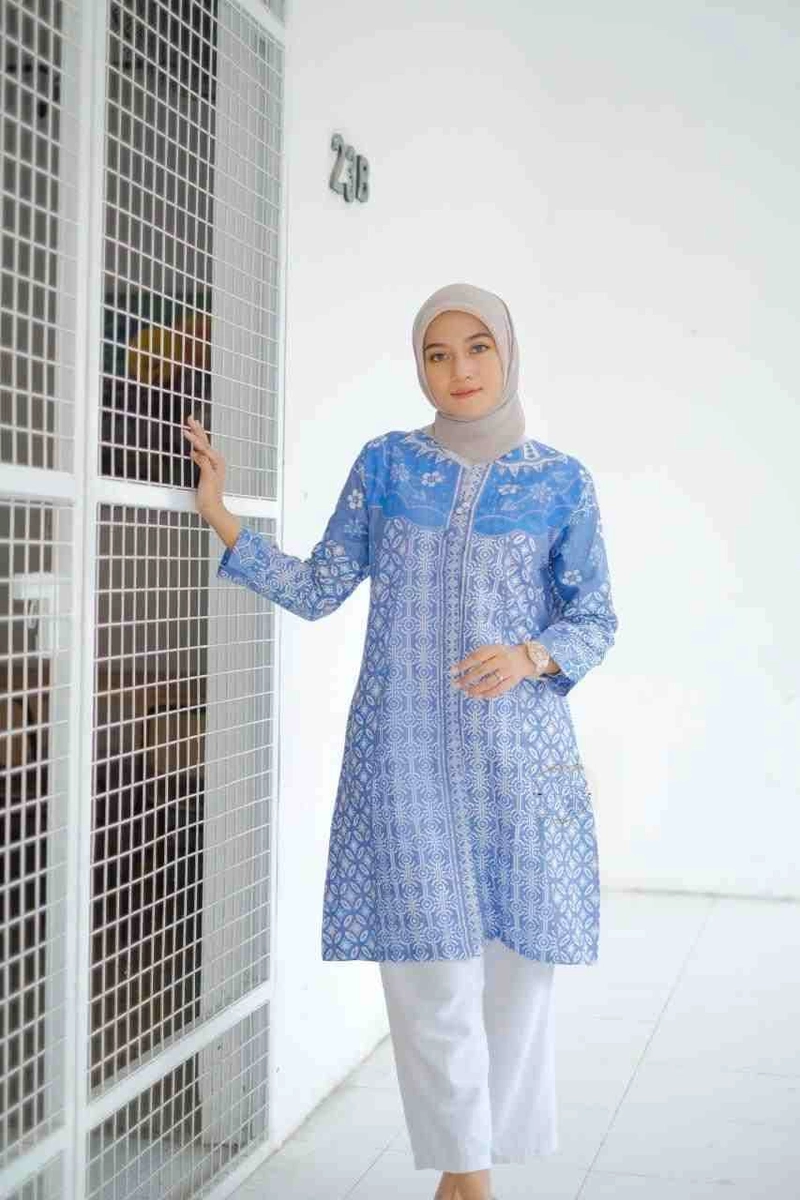 Product image Batik Alfin - Baju batik tunik atasan model kekinian terbaru warna soft M Biru