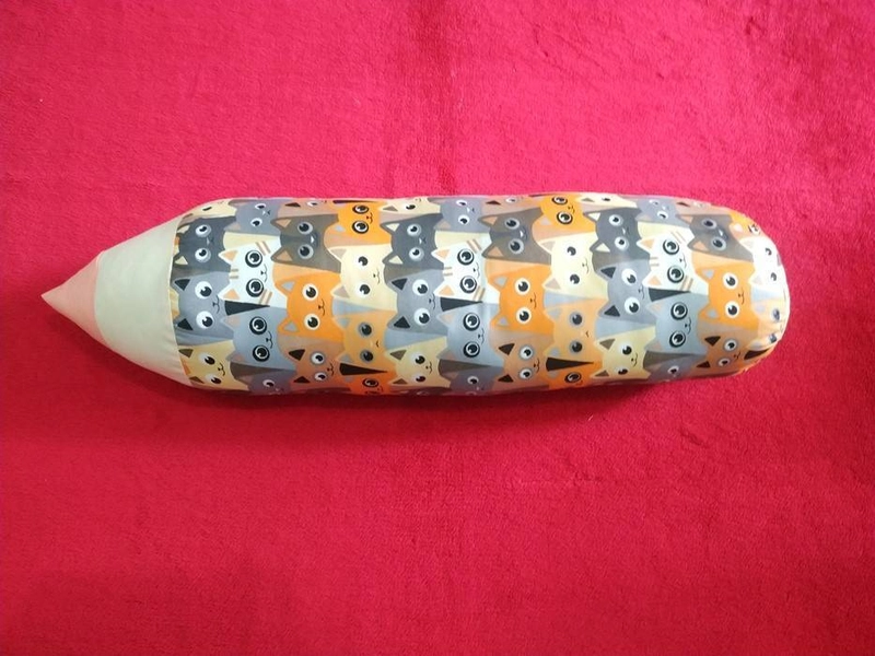 Product image Episopie - Bantal Pensil Motif Kucing 50 cm x 25 cm Orange