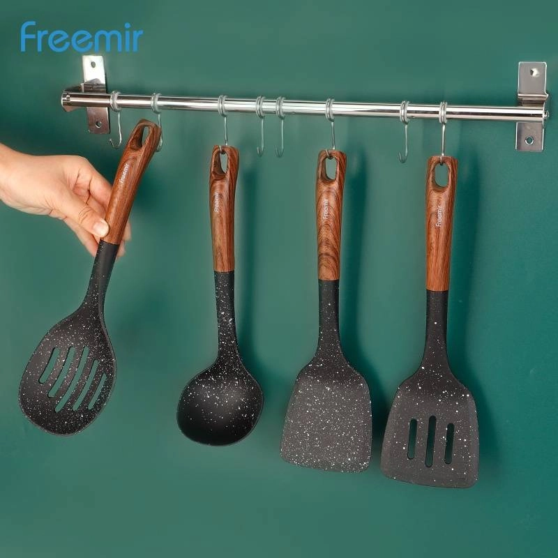 Product image Freemir Nylon Slotted Shovel With Wood Grain Color Handle 33 x 9,8 cm Black With dots