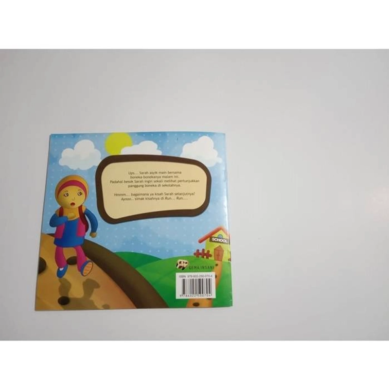 Product image Gema Insani Buku Run....run....; Sarah dan panggung Boneka 20 x 21 cm