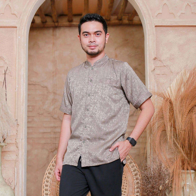 Product image Hazirah Id - (Buy 2 Get 1) Zyan Koko Kemeja Jaquard Kondangan Bisa Couple L Koko Lengan Pendek FRAPPUCINO