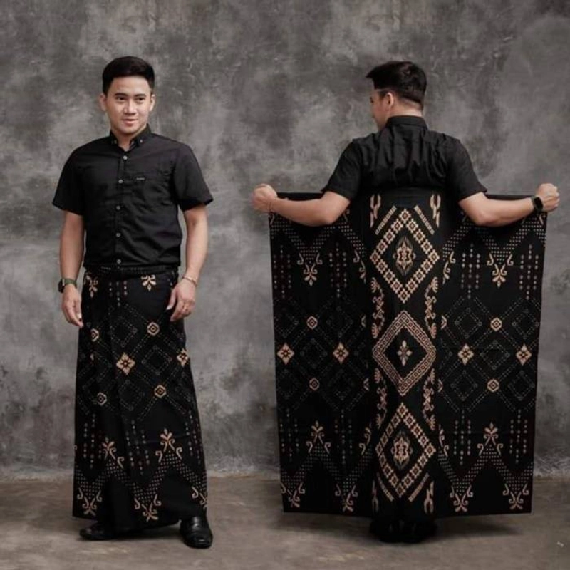 Product image Javatama - Sarung Batik Palaikat ± 118 x 218 cm Hitam Coklat