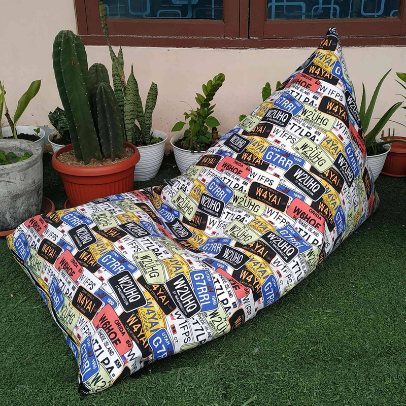 Product image Jolie Store - Beanbag M Triangle P=125 L=75 Motif Inggris