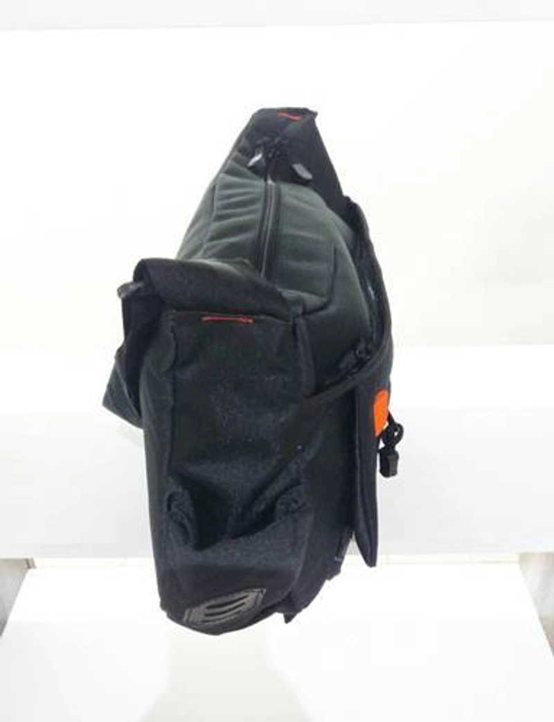 Product image Kalea Slempang Elbrus Big 40 X 25 X 10 Cm Hitam