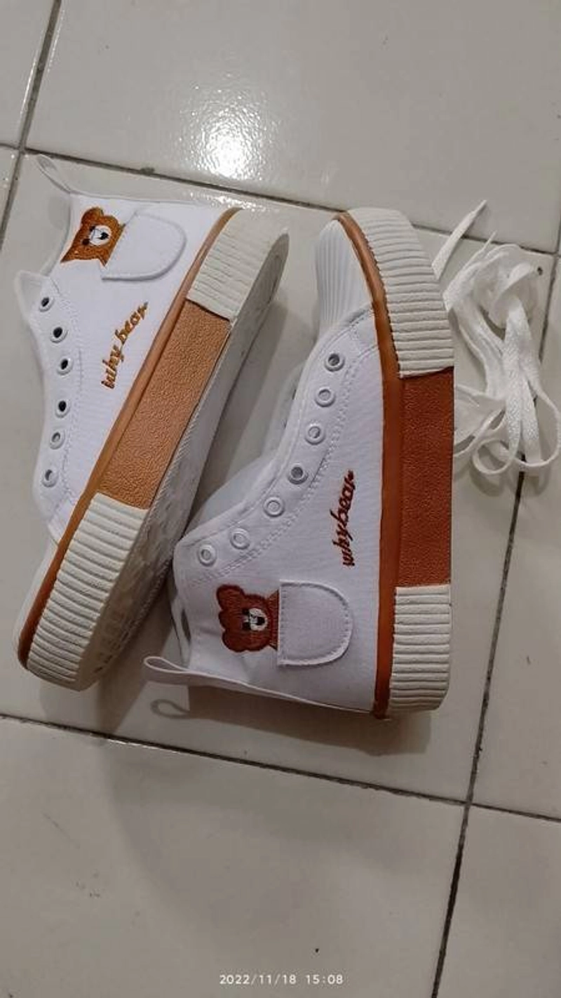Product image Koekita - Sepatu Kets Sneakers Boot Wanita Why Bear Real New Trendy 2022  Free Tas 37 PUTIH