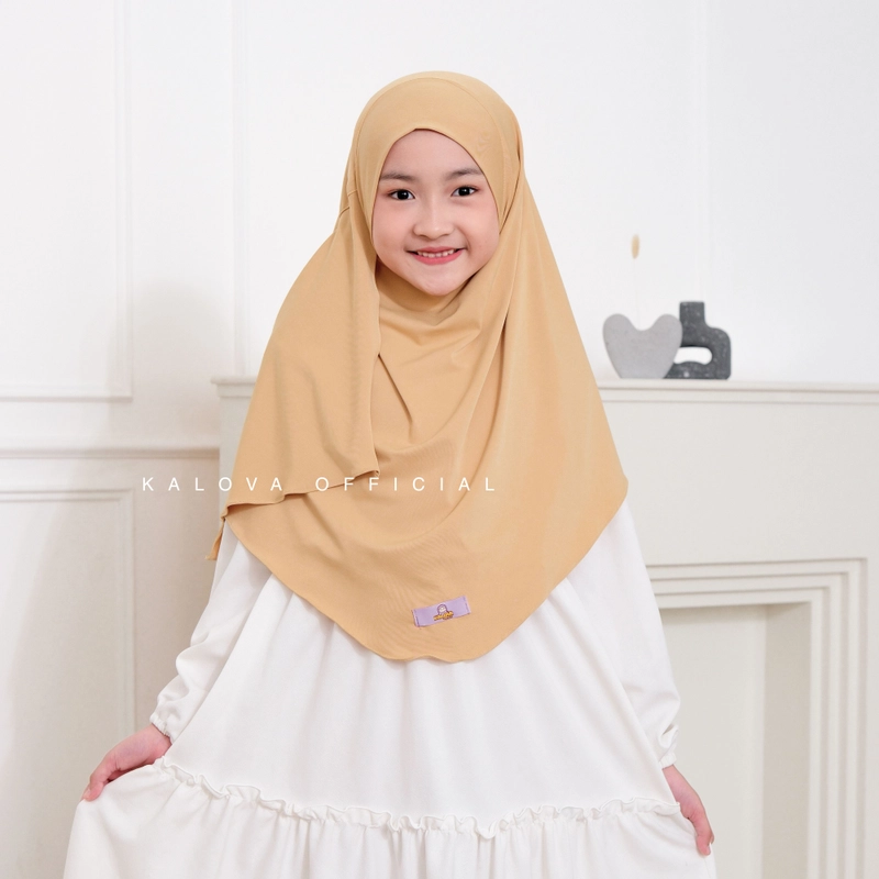 Product image Kalisha official - Hijab Anak Talita Pashmina Instan SIZE M Beige