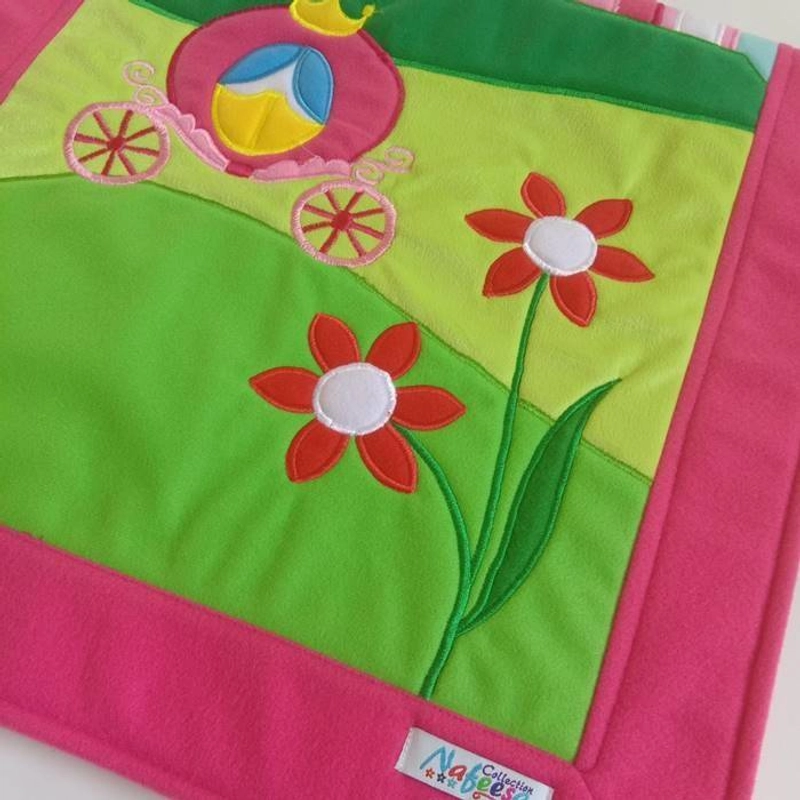 Product image Nafeesa Sajadah Anak Castle - 5 50 x 85 cm Pink