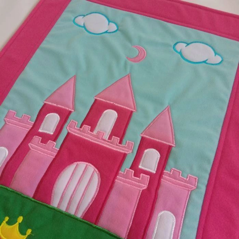 Product image Nafeesa Sajadah Anak Castle - 5 50 x 85 cm Pink
