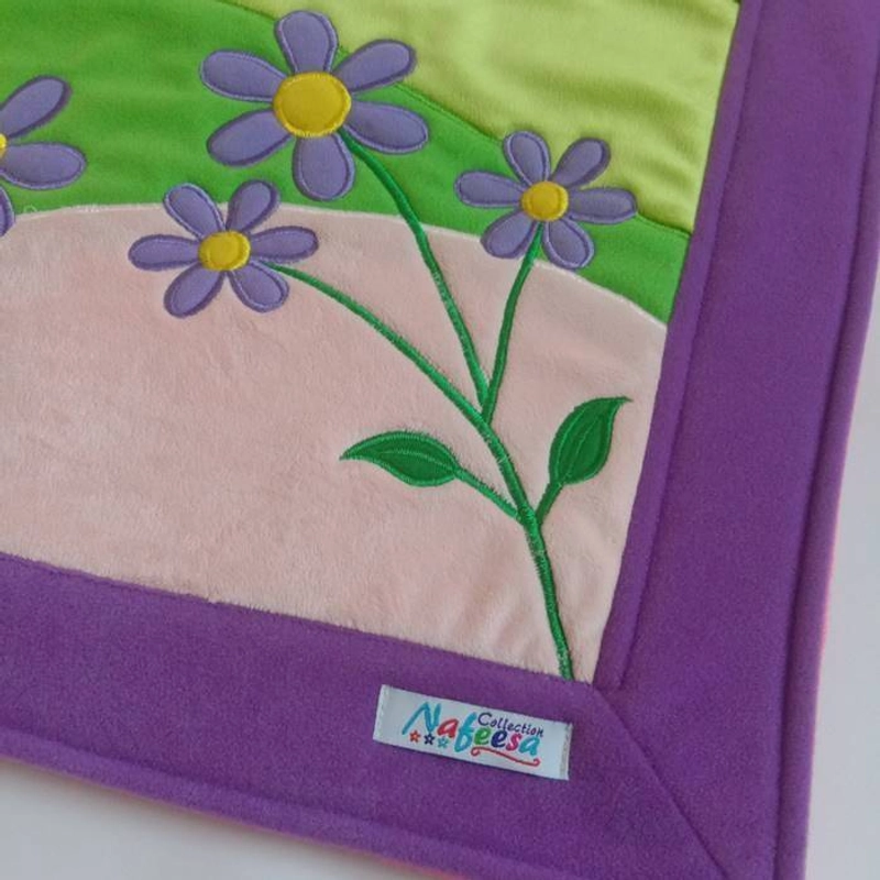 Product image Nafeesa Sajadah Anak Flower - 5 50 x 85 cm Ungu