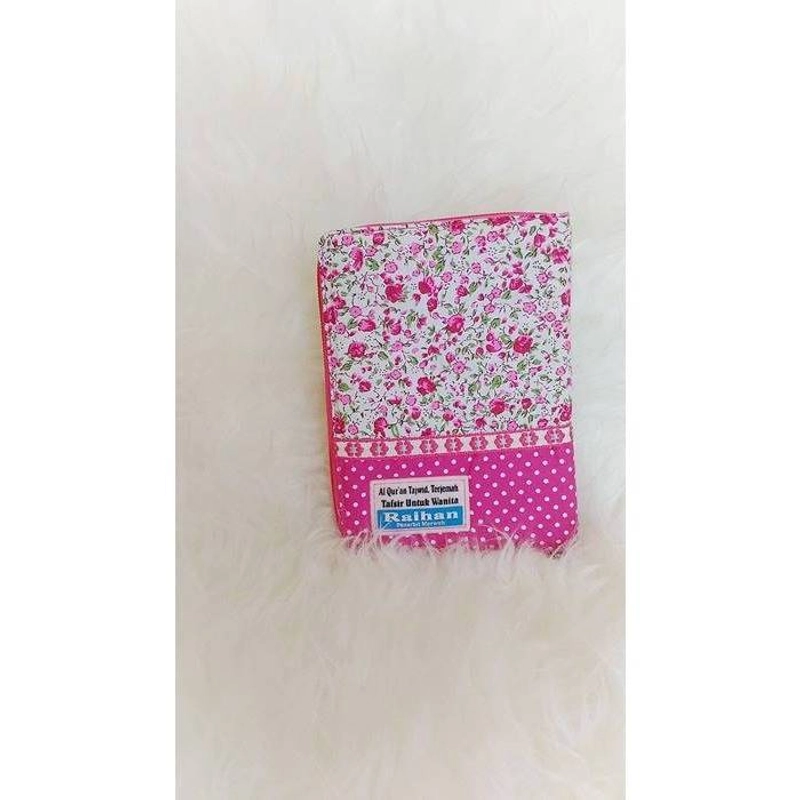 Product image Penerbit Jabal Al-Qur'an Raihan Pelangi,Tajwid, Terjemah, Tafsir untuk Wanita cover kulit A6 10 x 15 x 2 (resleting0 PINK 