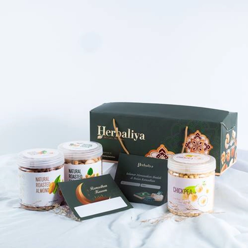 Product image Aliya - Hampers Box Exclusive Herbaliya Superfood Mix (Almond Kacang Arab Kacang Mete) 950g Original