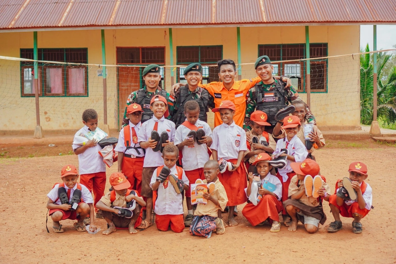 Product image Rumah Zakat - Donasi Uang [Produk Tidak Dikirimkan] Patungan Sepatu Anak Indonesia Timur Patungan 15.000