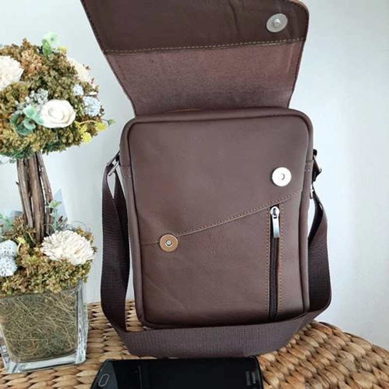 Product image Toko Sinar Garut Tas Slempang MDI 24x18x8cm Coklat