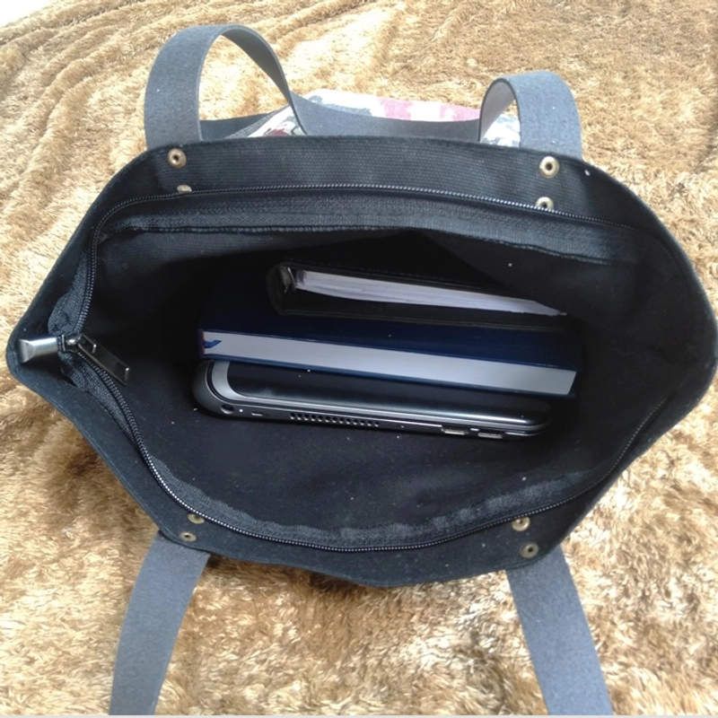Product image Dewani Totebag Canvas saku Seri CITY 06 40X36X5 Hitam
