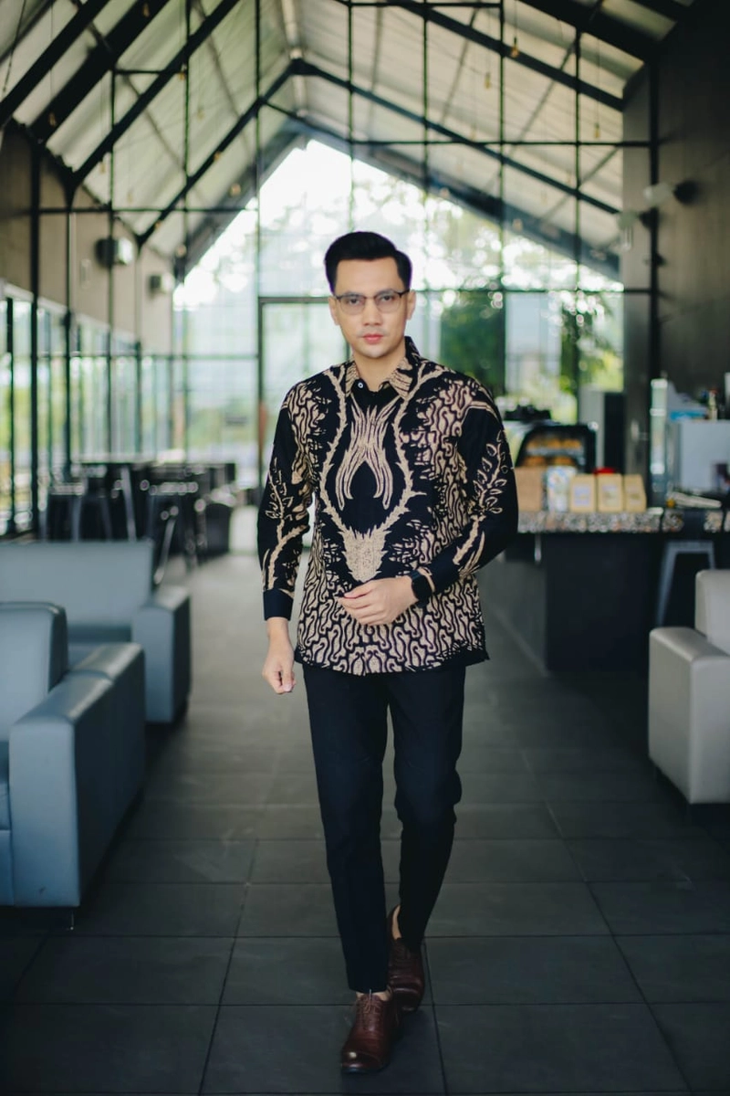 Product image COLLECTION SARJANA - KEMEJA BATIK - BATIK LENGAN PANJANG - ABIMANYU M ABIMANYU