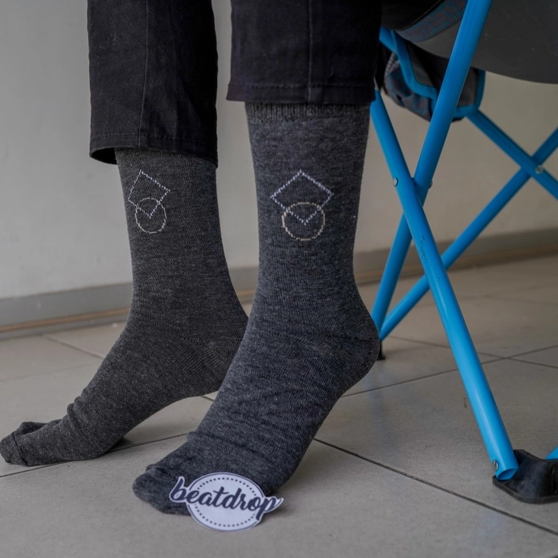 Product image Kaos Kaki Formal Casual Kantor Kerja Bahan Lembut dan Adem Panjang Sebetis semua ukuran Random