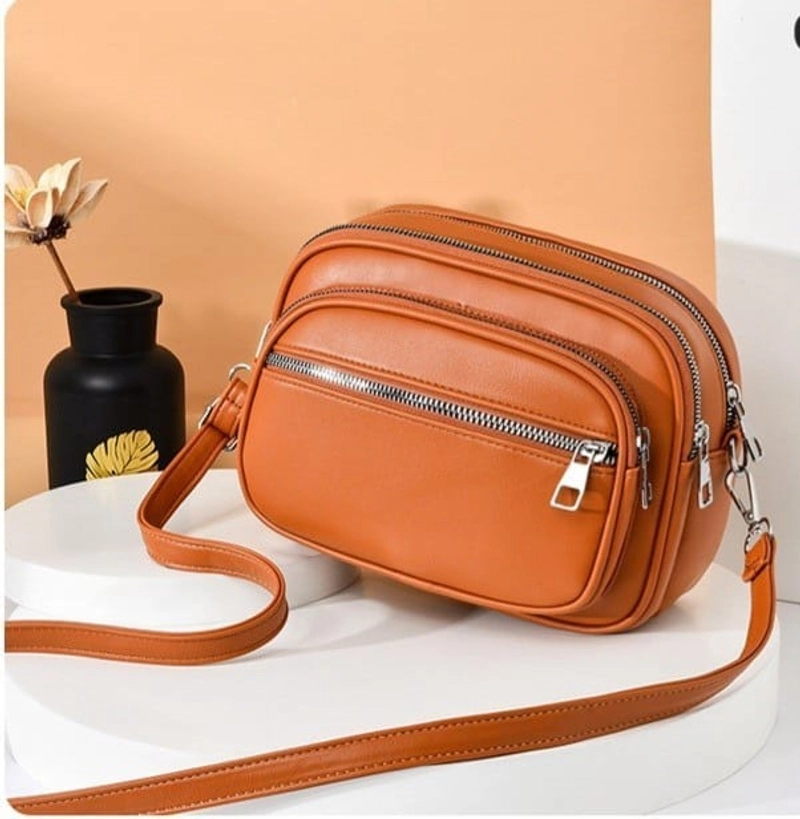 Product image Alcaff - Tas Selempang Wanita Kayla Sling Bag 21x07x15 cm Coklat