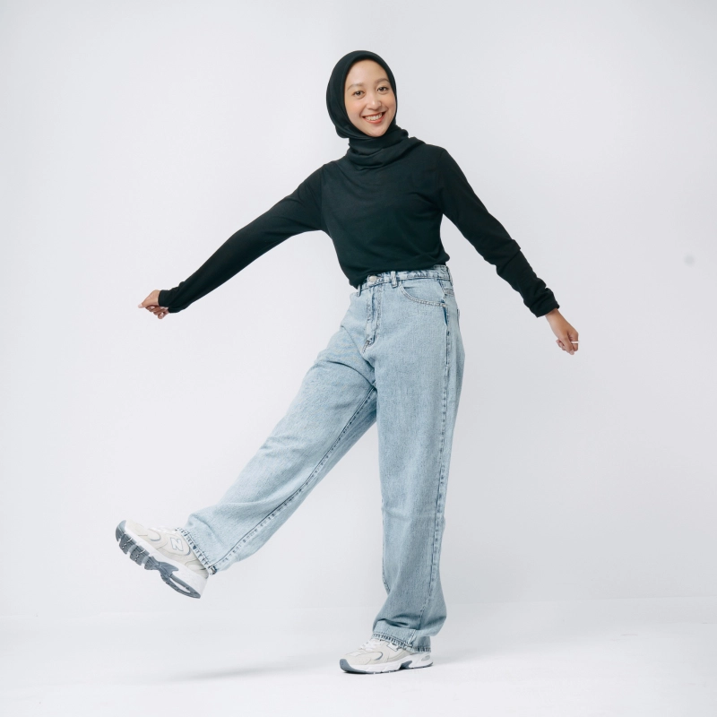 Product image MKY Clothing - KULOT STRAIGHT JEANS HIGH WAIST BIRU MUDA S (26) MGVU23-LBL Biru Muda