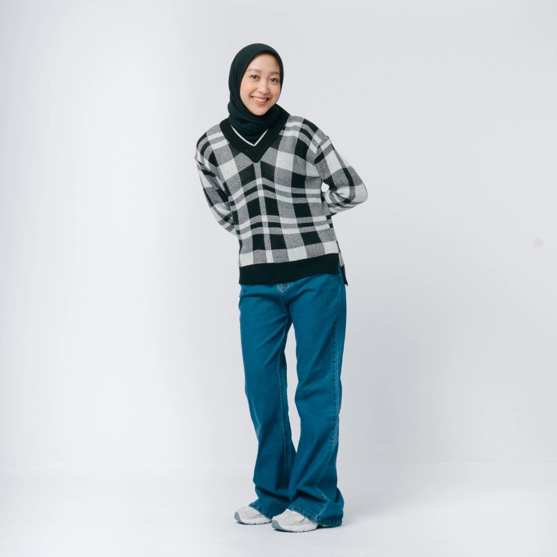Product image MKY Clothing - [Paket Usaha 12pcs] MKY Clothing - BLUS RAJUT KOTAK-KOTAK V NECK LENGAN PANJANG HITAM ONE SIZE