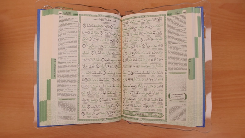 Product image Cordoba X - Al-Quran Al-Hijr Perkata Sambung Transliterasi Latin A5 (Free Sejadah) A5 Random