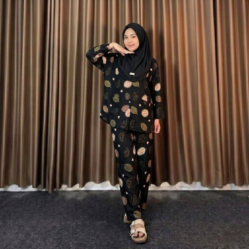 Product image Khisna collection - Set piyama hijab non pet rayon adem Allsize Hitam