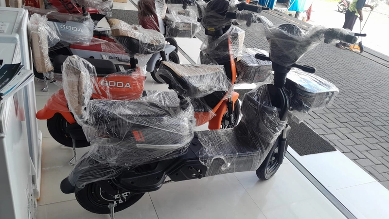 Product image Rizki Electronics - SEPEDA MOTOR LISTRIK GODA 140 GOLDEN MONKEY SEPEDA LISTRIK HITAM