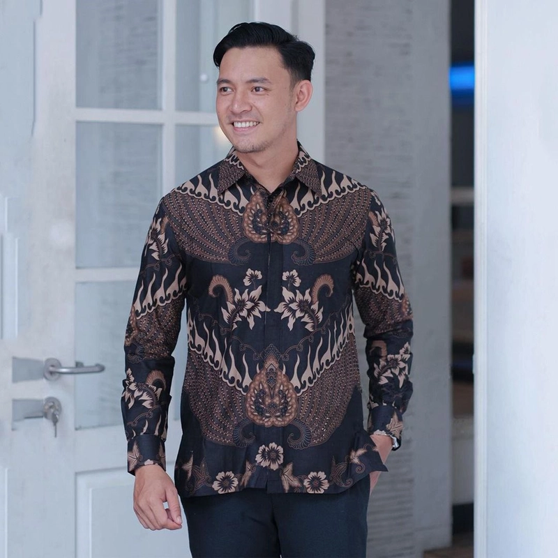 Product image COLLECTION SARJANA - KEMEJA PRIA LENGAN PANJANG M L XL M TANIA