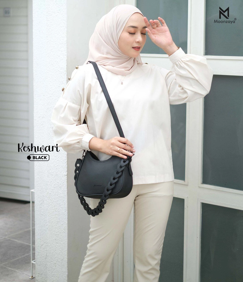 Product image Fashopid - Moonzaya Tas Selempang Wanita Keshwari All Black