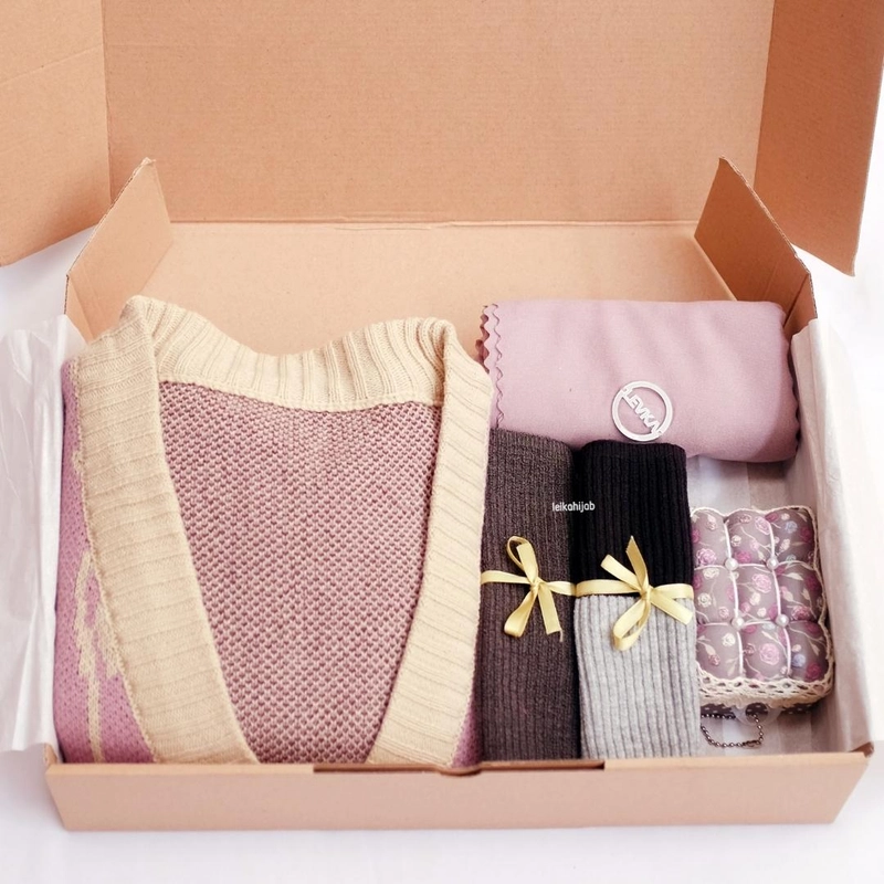 Product image Leika - PAKET HAMPERS CARDIGAN DEWASA RECOMENDED / HADIAH ULANGTAHUN variasi 1