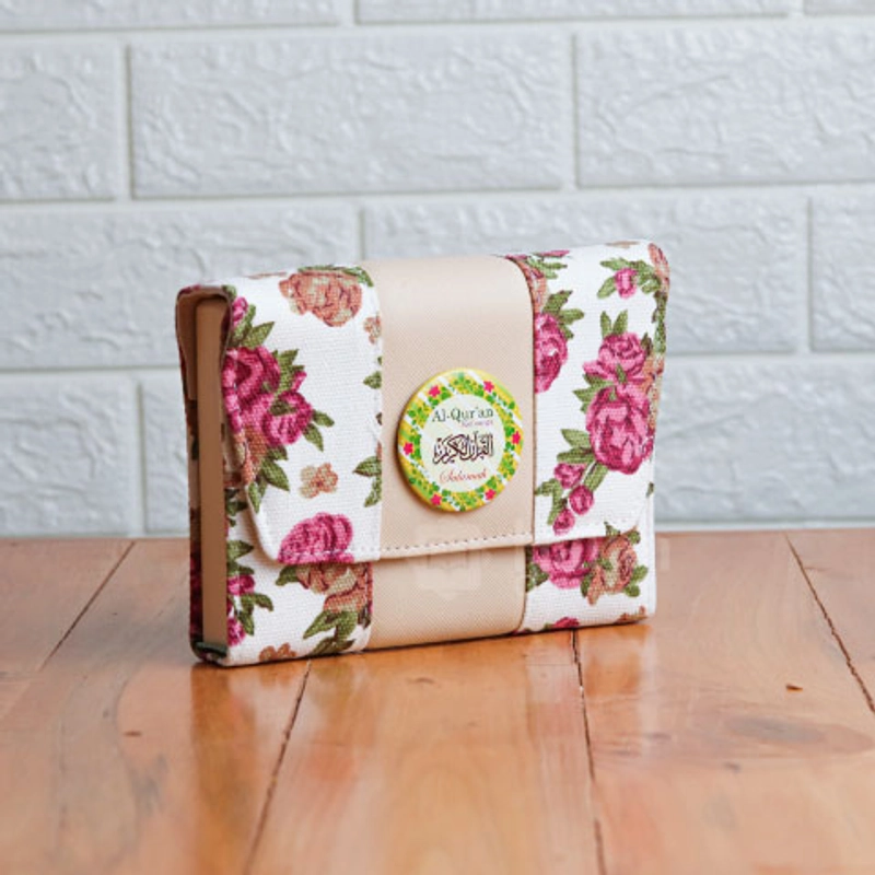 Product image QURAN SALAMAH TERJEMAH EDISI KELUARGA QURAN RESLETING YANG UNIK DAN CANTIK DENGAN HIASAN BUNGA- A6 Cream
