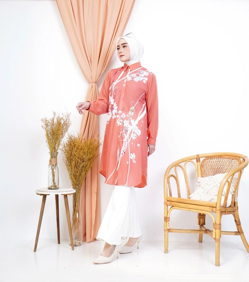 Product image Syahrinda [TA] - Tunik Kancing Floral Kemeja Peach Sage Coksu Print Bunga Silky L Peach