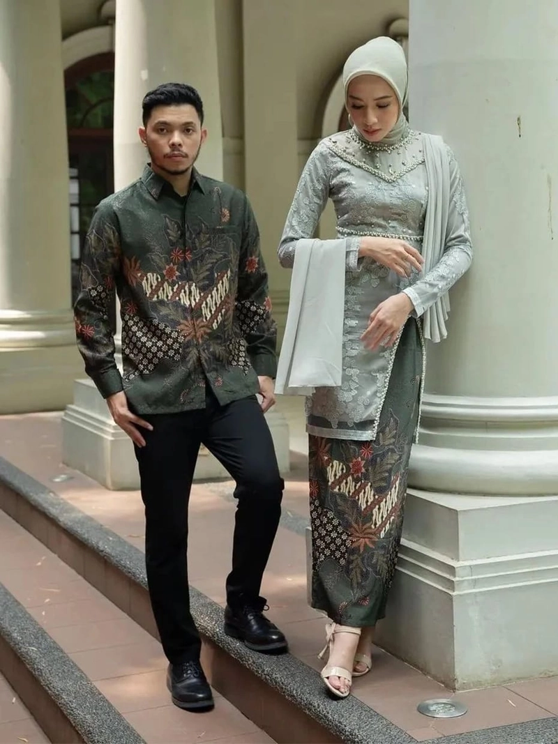 Product image COLLECTION SARJANA - Batik Couple LYRA- Kebaya Furing Satin - Brokat Tile Mutiara - Payet Mutiara Rok Saja Lyra