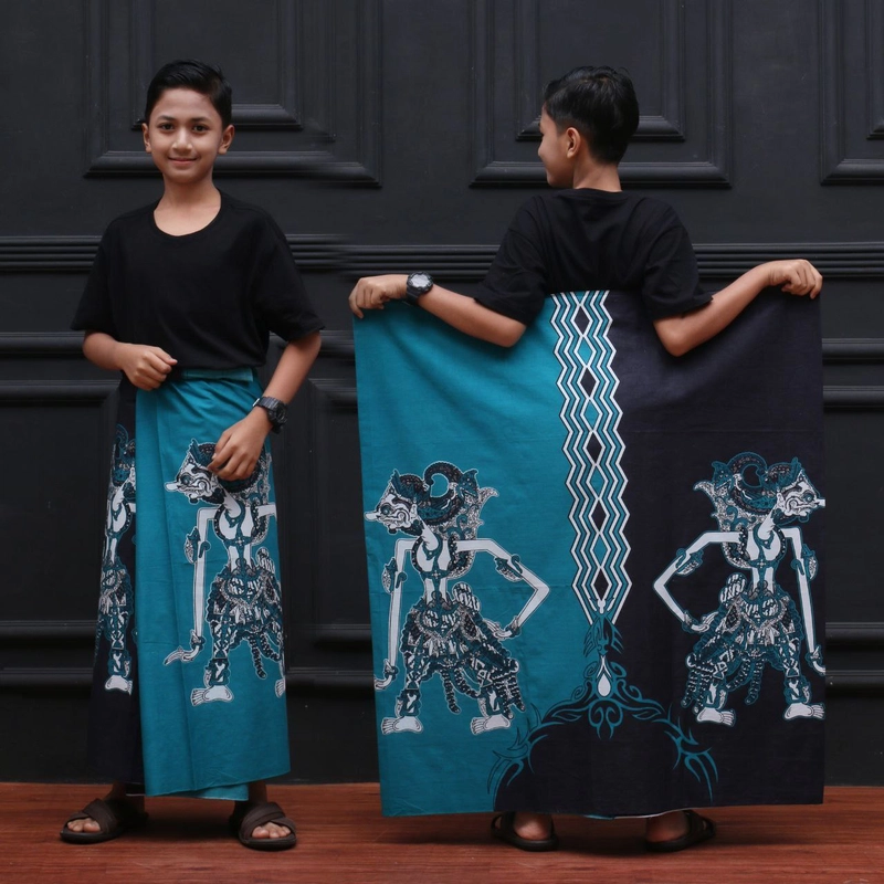 Product image Kois Batik - Sarung Anak Remaja SD SMP 7 sampai 17 Tahun motif wayang gatot kaca Sarung Anak Remaja Biru