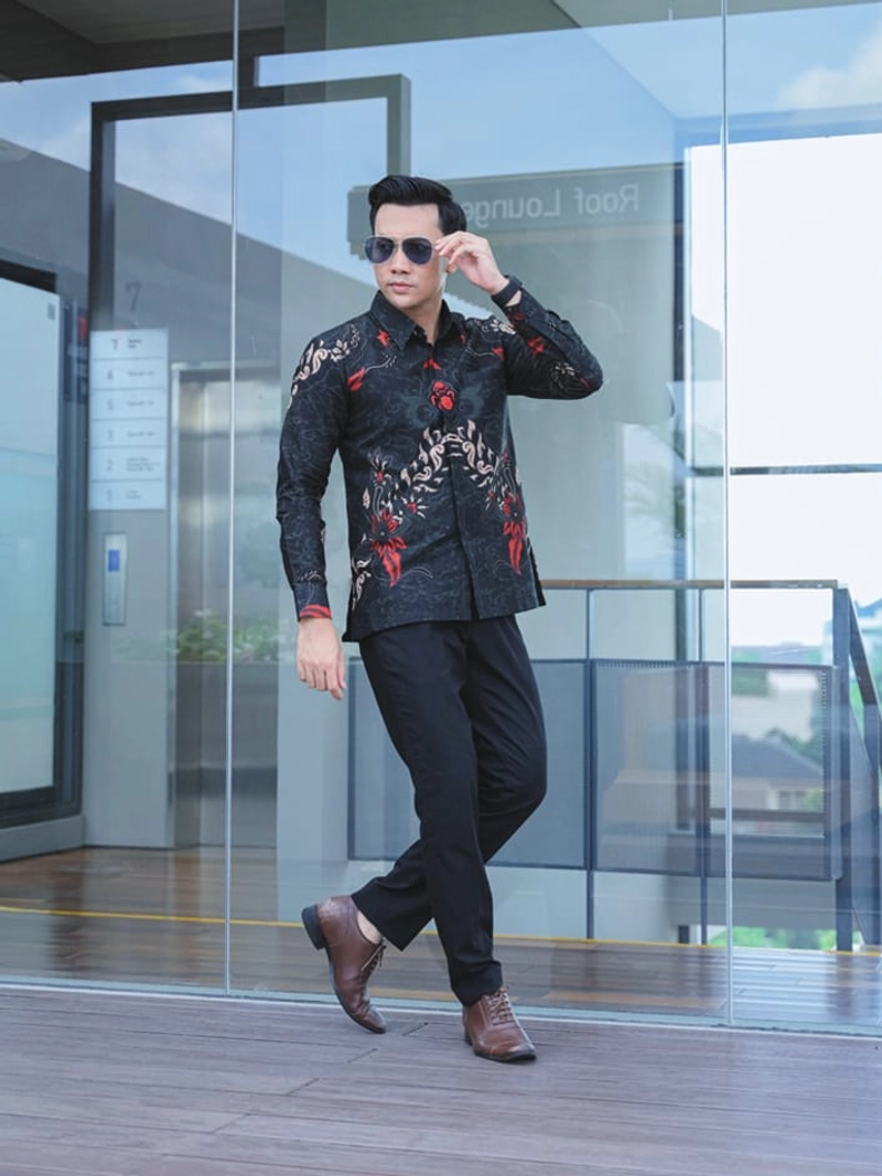 Product image COLLECTION SARJANA - KEMEJA BATIK MENSTYLE - KALINGGA - Katun Prima Premium - Furing HPL M Kalingga