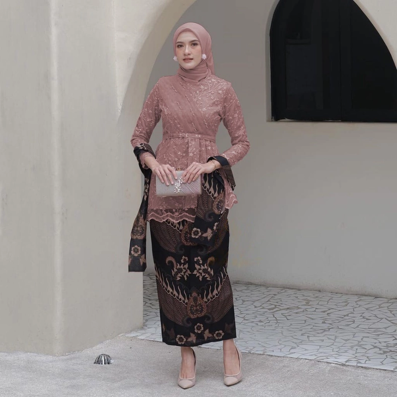 Product image COLLECTION SARJANA - TERLARIS COUPLE KEBAYA - DAHLIA BATIK COUPLE - Berbagai Varian Warna kebaya ROK+SELENDANG ROSE