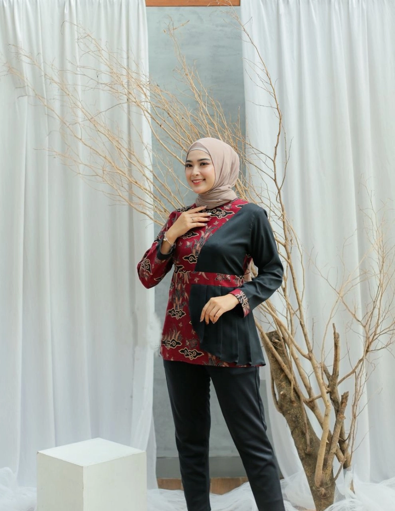 Product image Kois Batik - Atasan Batik Wanita Dewasa Blouse Keren Sekali Motif amalia M Amalia 01
