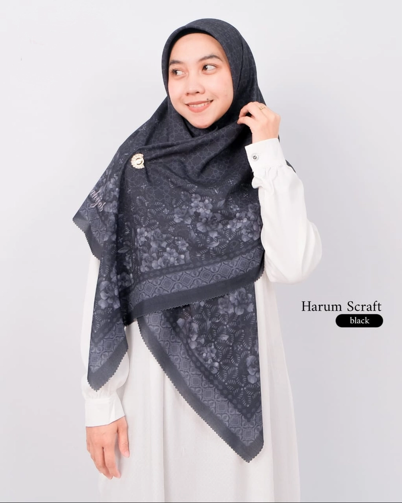 Product image Fisky Collection - Harum Scarf Hijab Segi Empat Syari 130x130cm All Size Hitam