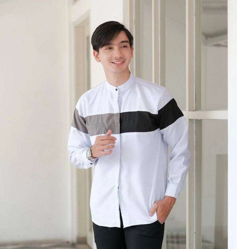 Product image Kois Batik - Koko pria dewasa lengan panjang simpel banget motif lana free peci rajut Xl lana putih