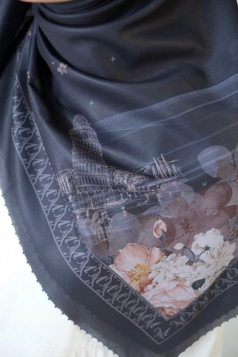 Product image Milyarda Hijab - SEGIEMPAT MOTIF DIVYA Standar Black