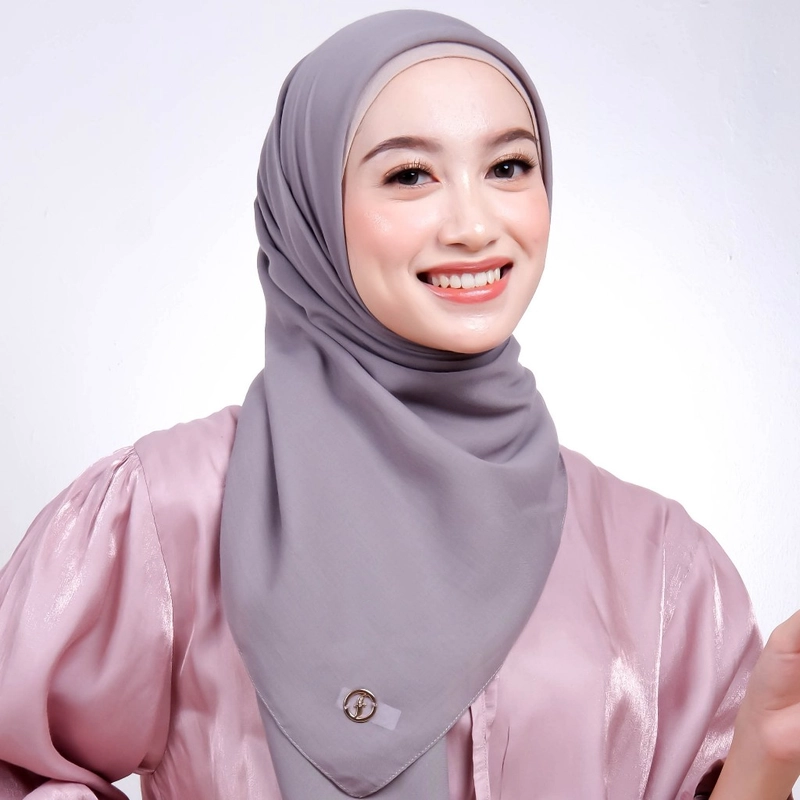 Product image Forall - Jilbab Segi Empat Polos Forall - Freya Voal Premium Logo Plat Gold Allsize Abu Tua