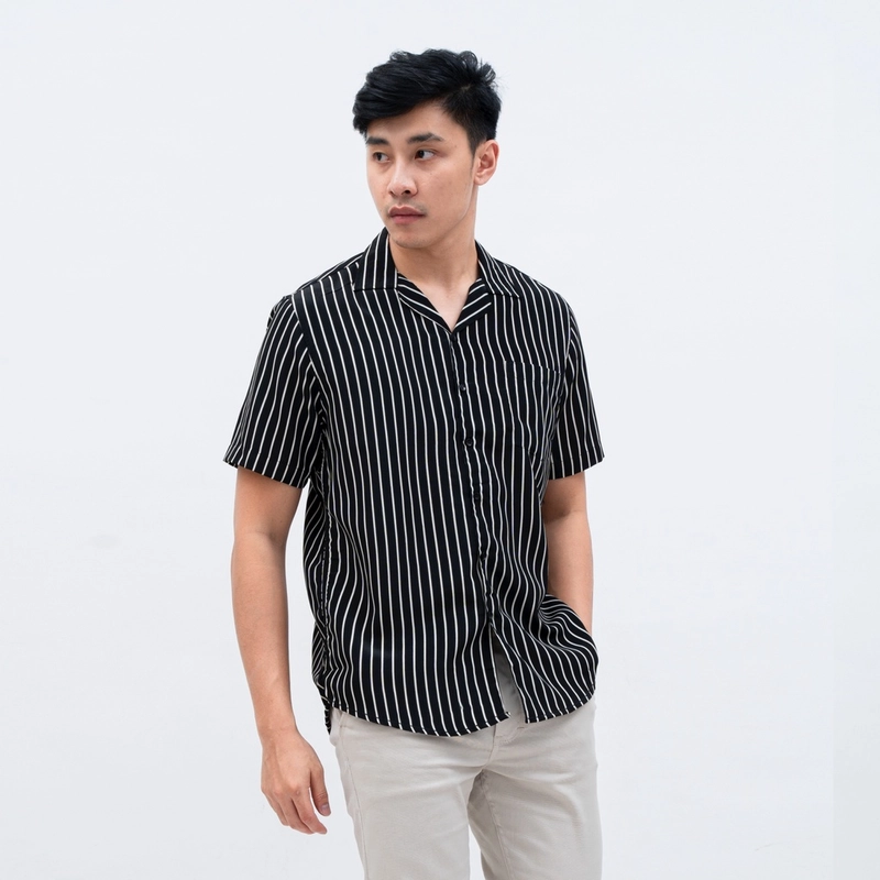 Product image MALLVOSE - MALLVOSE - Kemeja Pria Salur Lengan Pendek Kualitas premium M HITAM