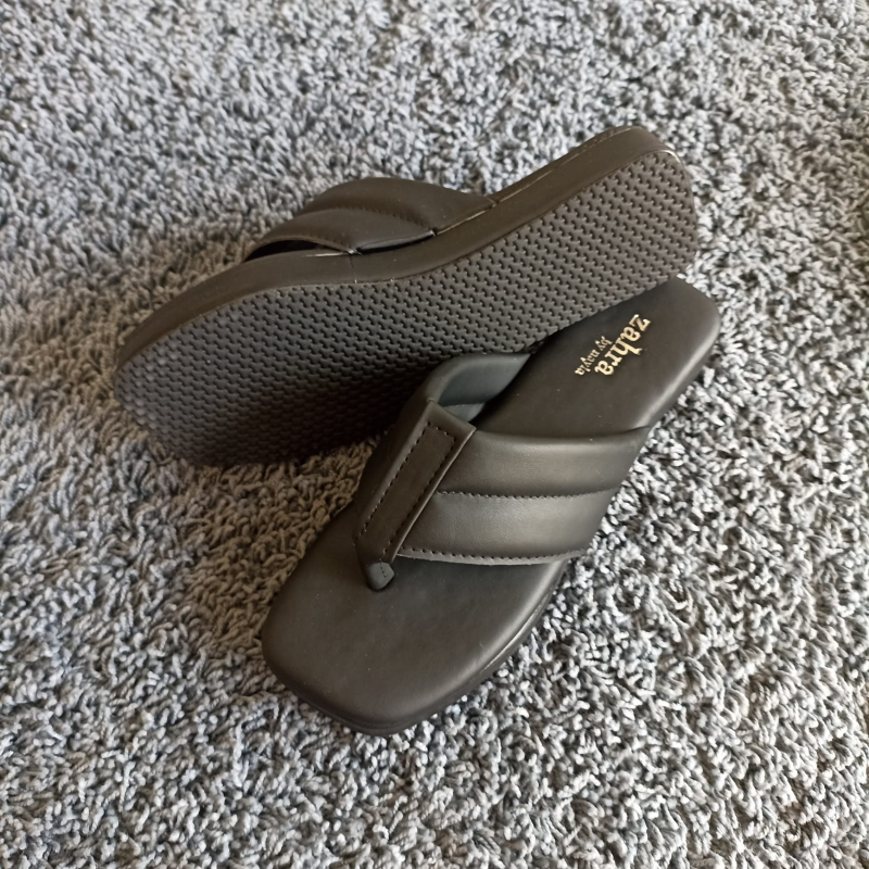 Product image Nayla - Sandal Jepit Platform Series Shakira 37 Hitam 