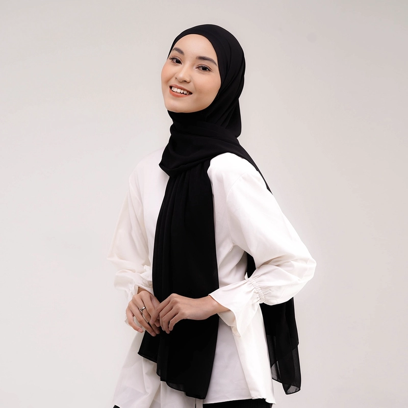 Product image Ansania Premium Scarf - Byanca Pashmina Ceruty Babydoll - Hijab Kerudung Pashmina All Size Hitam