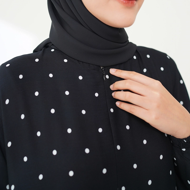 Product image Yasmin dress Syari Muslimah warna HITAM bahan Rayon Viscose Premium Busui Friendly S HITAM