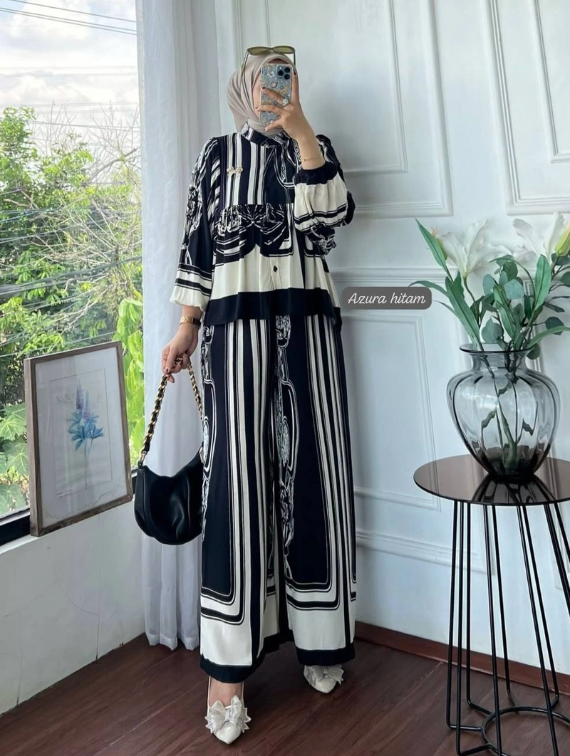 Product image Khisna collection - Oneset viral azzura kekinian model terbaru kerenn Allsize Azura hitam